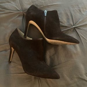 Brown suede Via Spig booties